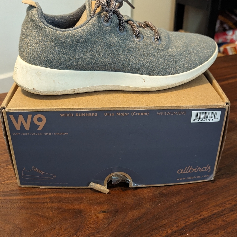 Allbirds wool runner tennis shoes "ursa major" green gray color (W size 8.5) - Picture 5 of 6